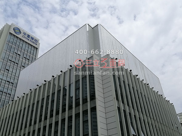 浙江省义乌市移动公司副楼顶三面翻广告牌案例图片