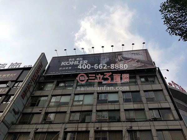 江西南昌户外楼顶三面翻分段接高广告牌案例图片