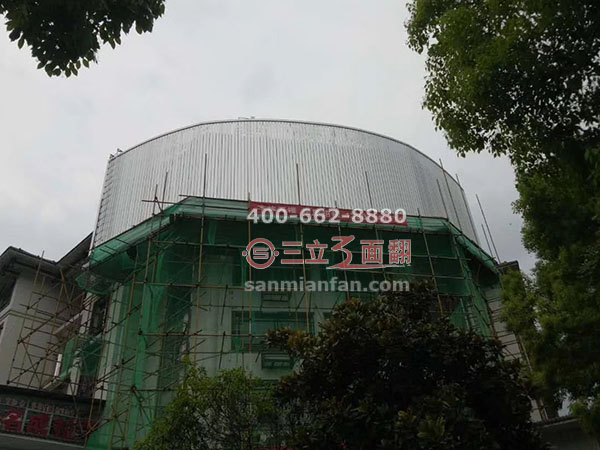 湖南省张家界市室外楼顶弧形三面翻广告牌案例图片